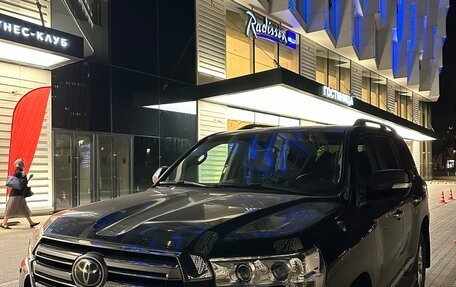 Toyota Land Cruiser 200, 2017 год, 5 400 000 рублей, 1 фотография