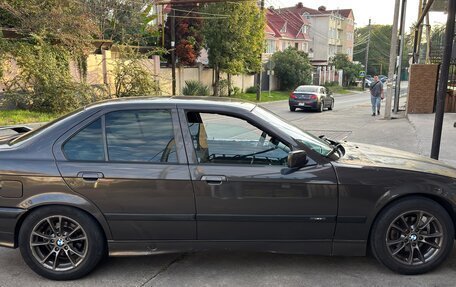 BMW 3 серия, 1992 год, 330 000 рублей, 12 фотография