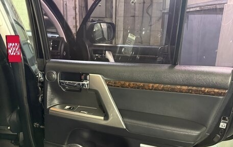 Toyota Land Cruiser 200, 2014 год, 4 700 000 рублей, 20 фотография