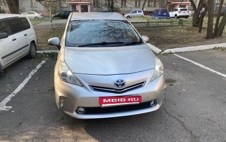 Toyota Prius Alpha I (ZVW40/41), 2012 год, 800 000 рублей, 3 фотография