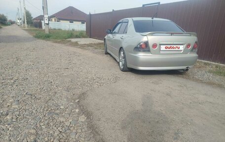 Toyota Altezza, 1999 год, 980 000 рублей, 2 фотография