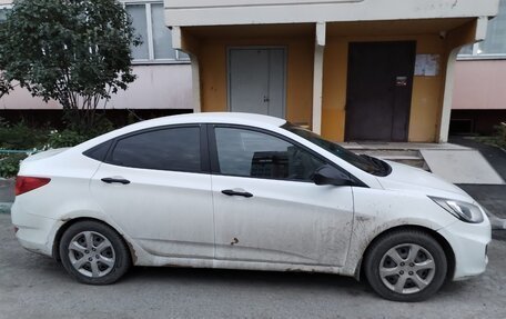 Hyundai Solaris II рестайлинг, 2012 год, 532 057 рублей, 2 фотография