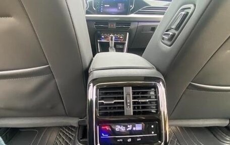 Volkswagen Passat B8 рестайлинг, 2021 год, 2 000 000 рублей, 12 фотография