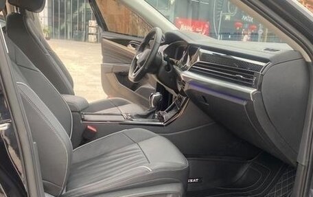 Volkswagen Passat B8 рестайлинг, 2021 год, 2 000 000 рублей, 13 фотография