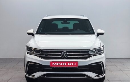 Volkswagen Tiguan II, 2021 год, 3 850 000 рублей, 2 фотография