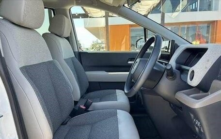 Honda Freed, 2024 год, 2 400 000 рублей, 11 фотография