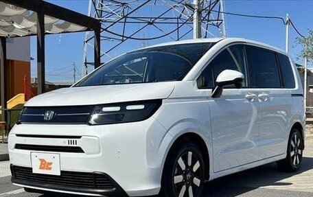 Honda Freed, 2024 год, 2 400 000 рублей, 3 фотография