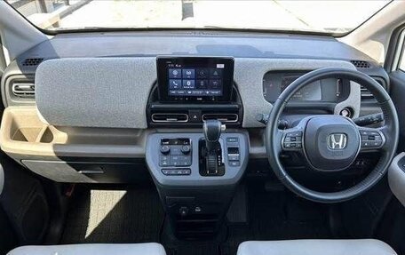 Honda Freed, 2024 год, 2 400 000 рублей, 8 фотография