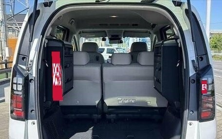 Honda Freed, 2024 год, 2 400 000 рублей, 15 фотография