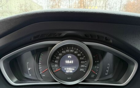 Volvo V40 Cross Country I, 2013 год, 830 000 рублей, 10 фотография