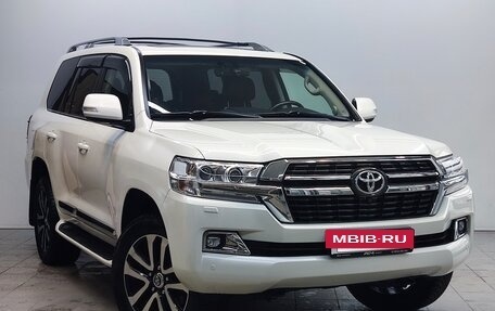 Toyota Land Cruiser 200, 2018 год, 9 500 000 рублей, 3 фотография