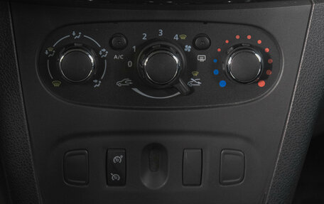 Renault Sandero II рестайлинг, 2018 год, 1 244 000 рублей, 22 фотография