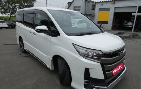 Toyota Noah III, 2021 год, 2 150 000 рублей, 7 фотография