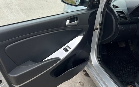 Hyundai Solaris II рестайлинг, 2013 год, 730 000 рублей, 6 фотография