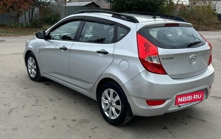 Hyundai Solaris II рестайлинг, 2013 год, 730 000 рублей, 4 фотография