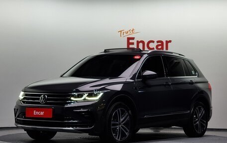 Volkswagen Tiguan II, 2021 год, 3 200 000 рублей, 1 фотография
