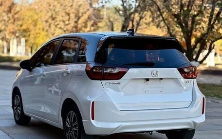 Honda Fit, 2022 год, 1 080 000 рублей, 7 фотография