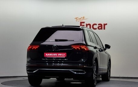 Volkswagen Tiguan II, 2021 год, 3 200 000 рублей, 4 фотография