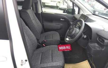 Toyota Sienta, 2022 год, 1 196 636 рублей, 9 фотография