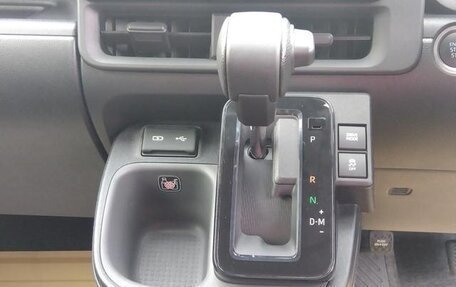 Toyota Sienta, 2022 год, 1 196 636 рублей, 24 фотография