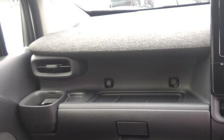 Toyota Sienta, 2022 год, 1 196 636 рублей, 28 фотография