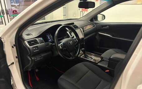 Toyota Camry, 2017 год, 2 250 000 рублей, 14 фотография