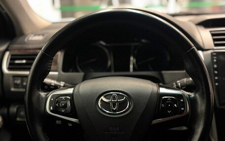 Toyota Camry, 2017 год, 2 250 000 рублей, 13 фотография