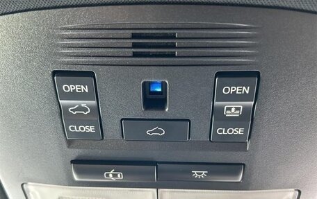 Toyota Harrier, 2020 год, 2 630 000 рублей, 17 фотография