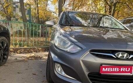 Hyundai Solaris II рестайлинг, 2011 год, 770 000 рублей, 2 фотография