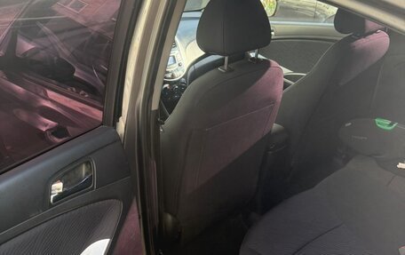 Hyundai Solaris II рестайлинг, 2011 год, 770 000 рублей, 6 фотография