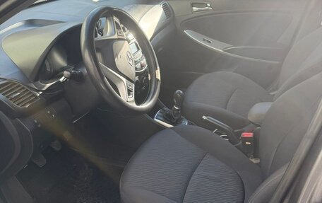 Hyundai Solaris II рестайлинг, 2011 год, 770 000 рублей, 7 фотография