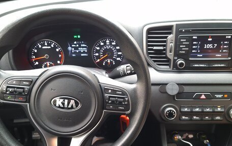 KIA Sportage IV рестайлинг, 2018 год, 2 190 000 рублей, 10 фотография