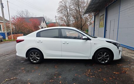 KIA Rio IV, 2021 год, 1 840 000 рублей, 5 фотография