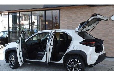 Toyota Yaris Cross, 2022 год, 1 712 000 рублей, 4 фотография