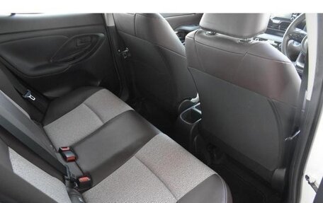 Toyota Yaris Cross, 2022 год, 1 712 000 рублей, 22 фотография