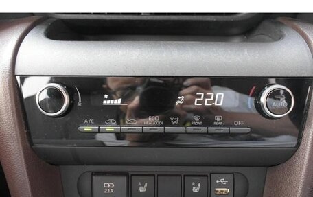 Toyota Yaris Cross, 2022 год, 1 712 000 рублей, 28 фотография