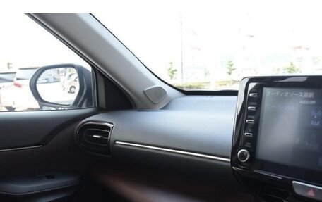 Toyota Yaris Cross, 2022 год, 1 712 000 рублей, 26 фотография