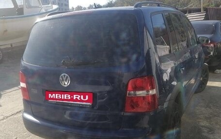 Volkswagen Touran III, 2005 год, 630 000 рублей, 8 фотография
