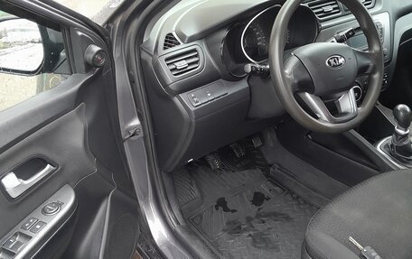 KIA Rio III рестайлинг, 2013 год, 775 000 рублей, 2 фотография