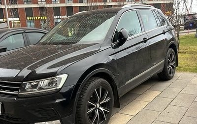 Volkswagen Tiguan II, 2017 год, 2 000 000 рублей, 1 фотография