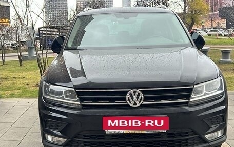 Volkswagen Tiguan II, 2017 год, 2 000 000 рублей, 2 фотография
