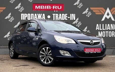 Opel Astra J, 2010 год, 600 000 рублей, 1 фотография