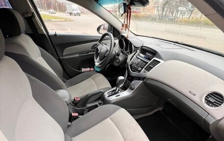 Chevrolet Cruze II, 2010 год, 570 000 рублей, 4 фотография