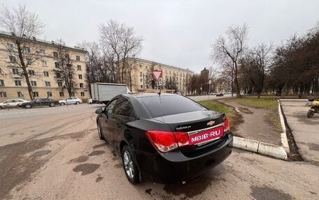 Chevrolet Cruze II, 2010 год, 570 000 рублей, 3 фотография