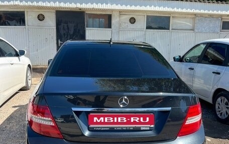 Mercedes-Benz C-Класс, 2011 год, 1 300 000 рублей, 10 фотография