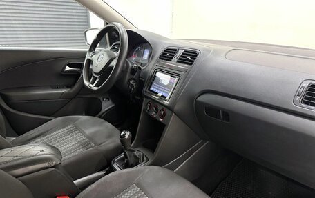 Volkswagen Polo VI (EU Market), 2016 год, 1 087 000 рублей, 13 фотография