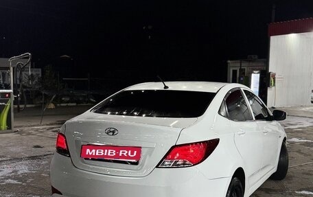 Hyundai Solaris II рестайлинг, 2014 год, 620 000 рублей, 3 фотография