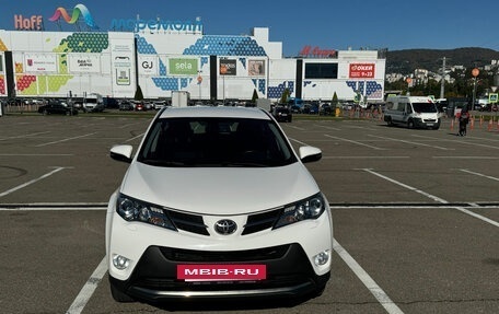 Toyota RAV4, 2013 год, 1 995 000 рублей, 2 фотография