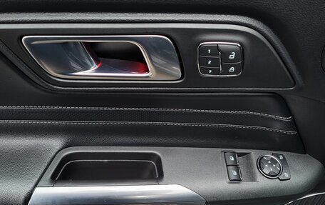 Ford Mustang VI рестайлинг, 2021 год, 3 990 000 рублей, 15 фотография