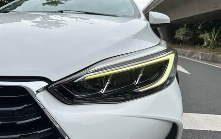 Toyota Yaris XP150 рестайлинг, 2021 год, 1 190 000 рублей, 8 фотография